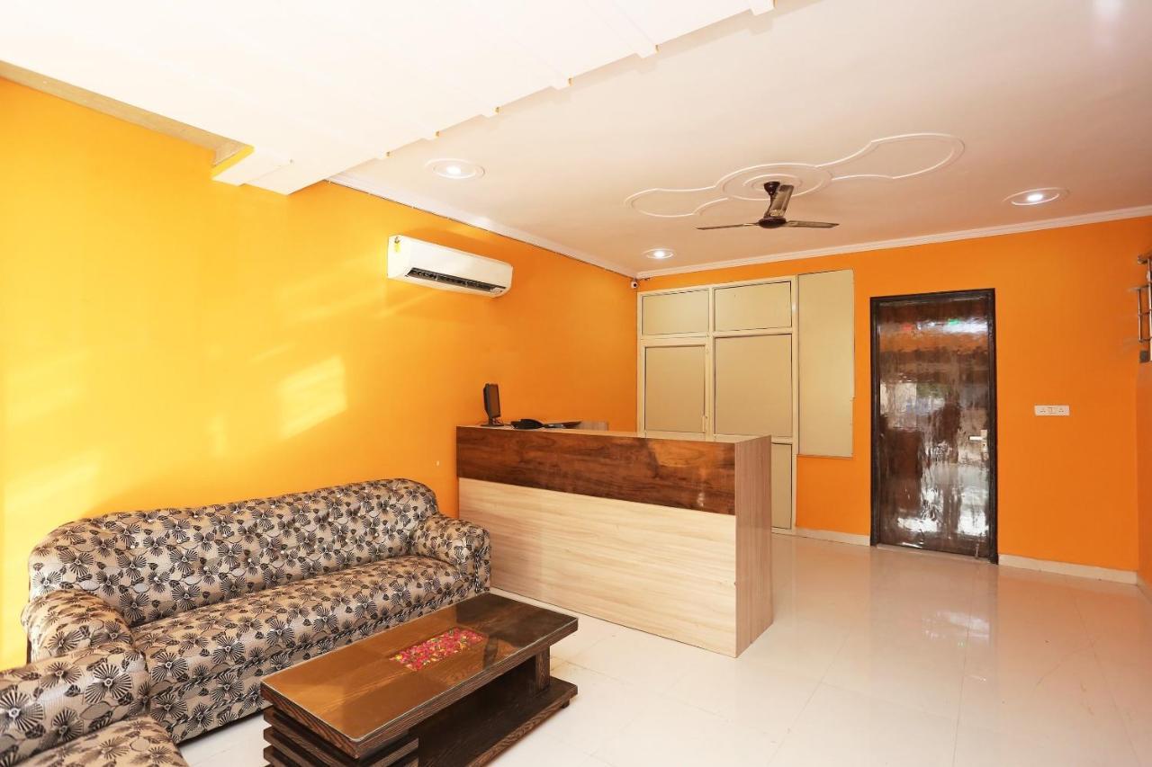 Hotel Oyo Rose Residency Near Dwarka Sector 9 Metro Station à New Delhi Extérieur photo