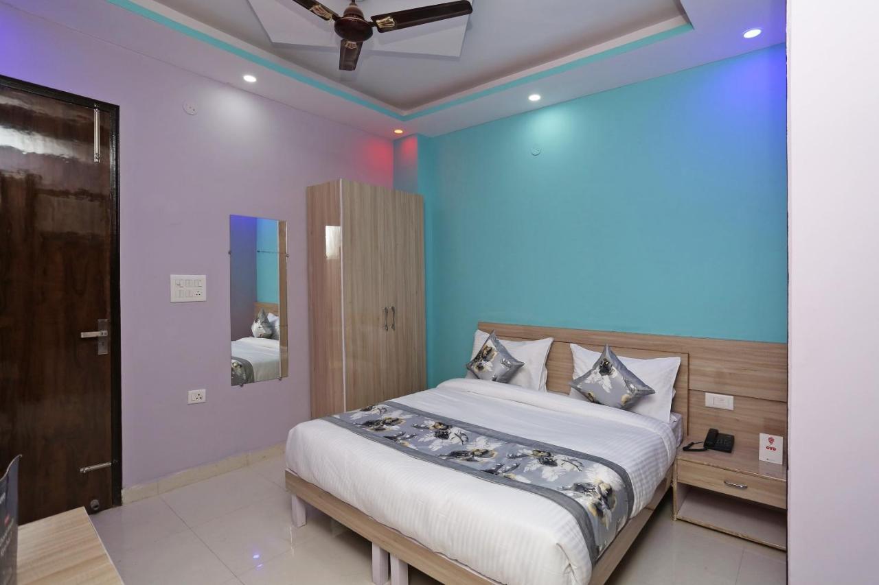 Hotel Oyo Rose Residency Near Dwarka Sector 9 Metro Station à New Delhi Extérieur photo